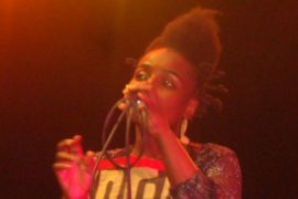 Douala, le 20 novembre 2010. L'artiste Oupta du Congo sur la scène du festival Le Kolatier