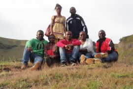 Baïgon, samedi 17 novembre 2012. Des journalistes, membres de Camac, au sommet du Mont Mbappit.