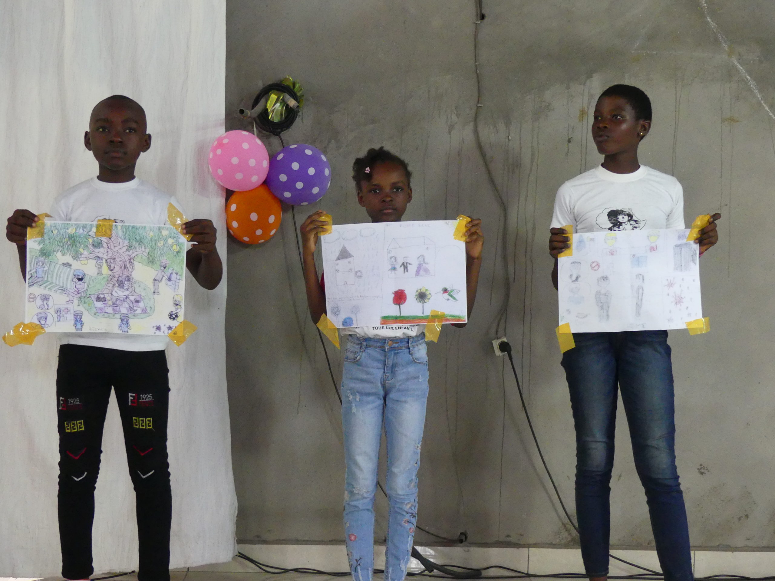 Douala, le 12 juin 2021. Les lauréats du concours de dessin à l'Eec paroisse de Bépanda Omnisports.
