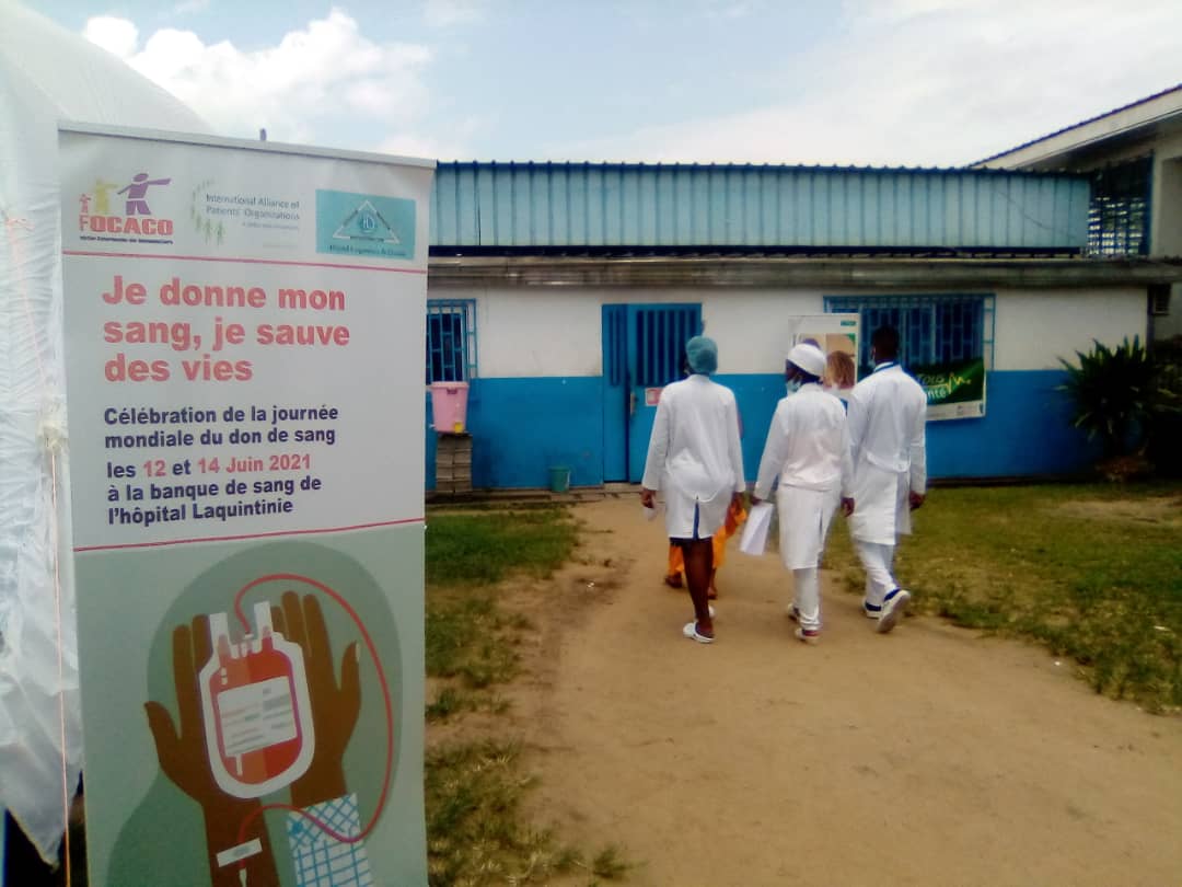 Campagne de don de sang à l'hôpital Laquintinie de Douala. Photo: Mathias Mouendé Ngamo