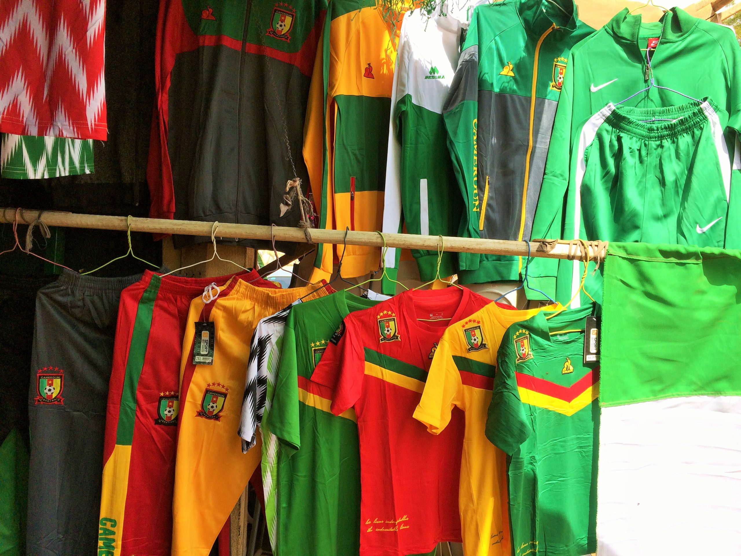 maillots des Lions Indomptables à Garoua