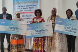 Douala, le 08 mars 2022. Les lauréates du concours Femmes autonomes et fières