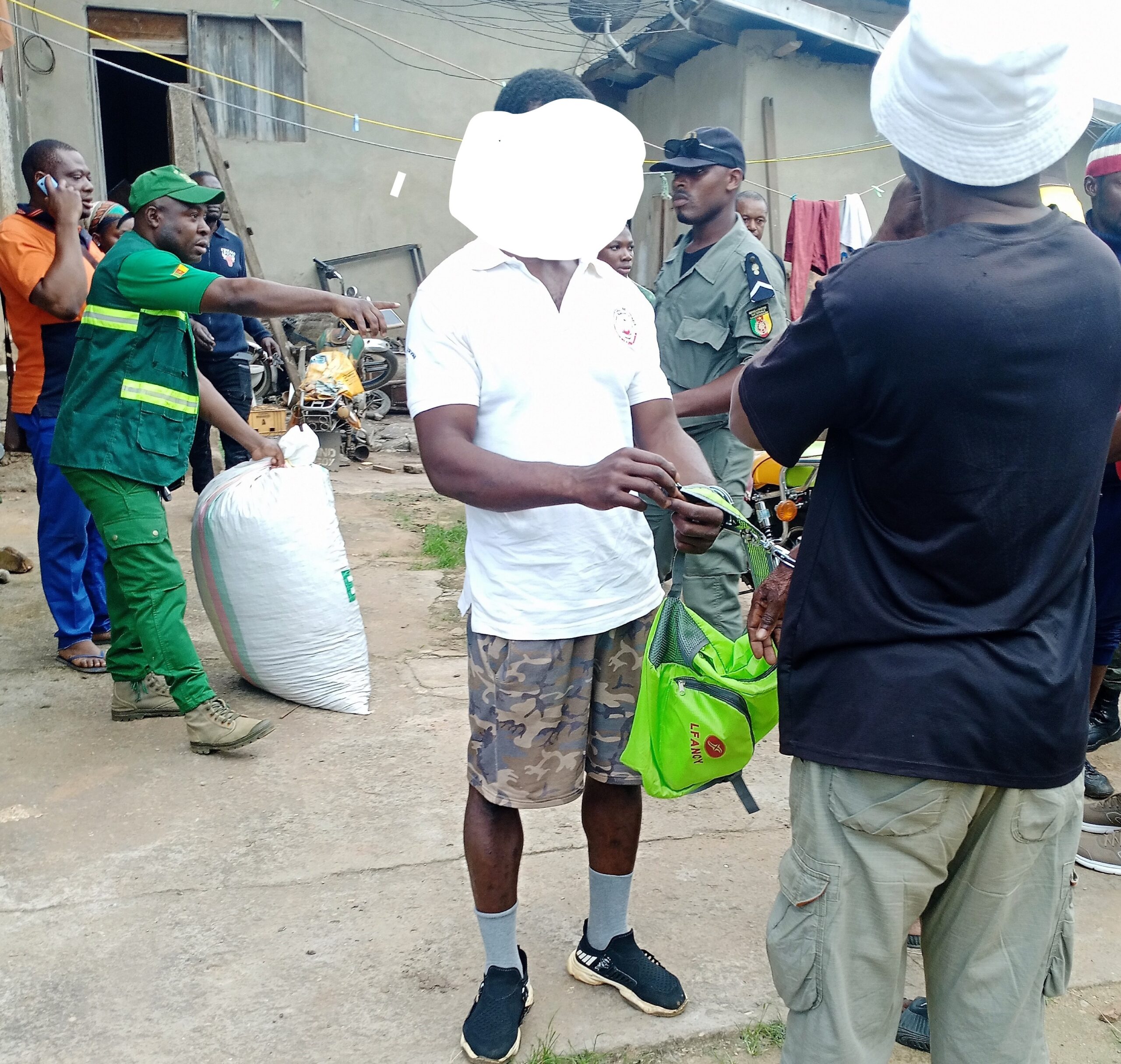 Des trafiquants d'écailles de pangolins arrêtés à Makénéné au Cameroun. Photo Alwihda