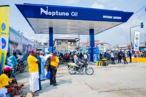 La nouvelle station service Neptune Oil de Douala au quartier Ngodi Akwa.
